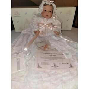 Lee Middleton Dolls "Loving Tribute" Model 00055 Immaculate Condition Hang Tag